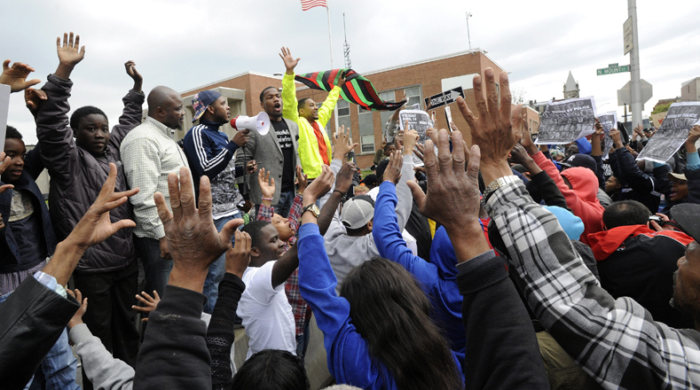 Ciudadanos y líderes afroamericanos sigue en su lucha contra el racismo y la represión policial.