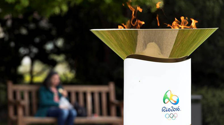 La antorcha olímpica llegó este martes a Brasilia procedente de Ginebra, donde hizo una escala después de haber sido encendida el 21 de abril en la ciudad griega de Olimpia. 