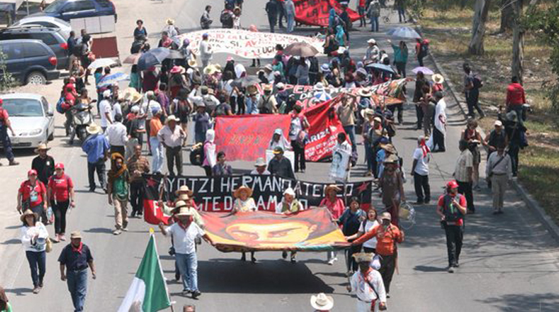 Las actividades en conmemoración del llamado "mayo rojo" incluyen una caravana motorizada. Se espera que la marcha llegue hasta la Ciudad de México.