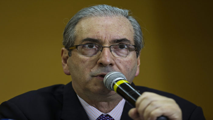 La suspensión definitiva de Eduardo Cunha se debe a cargos de corrupción y lavado de dinero.