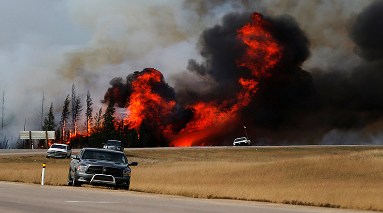 Incendio forestal de Canadá continúa su avance
