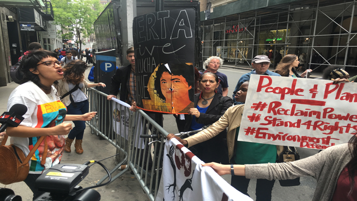 Activistas exigen justicia para Berta Cáceres en Nueva York