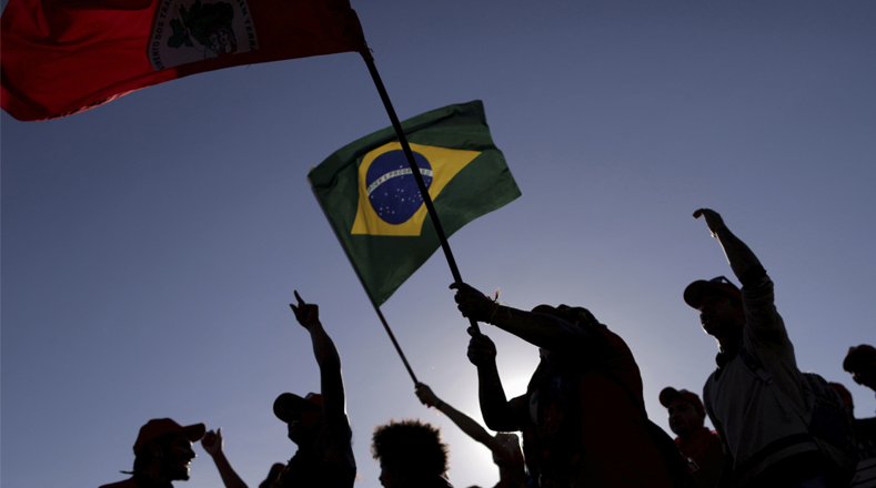 El pueblo brasilero mantiene lucha contra el golpe parlamentario a Dilma Rousseff.