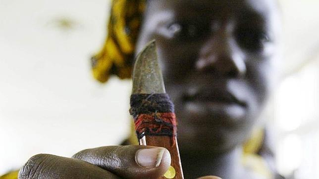 La mutilación genital femenina o ablación supone la eliminación parcial o total de los genitales externos de las mujeres.