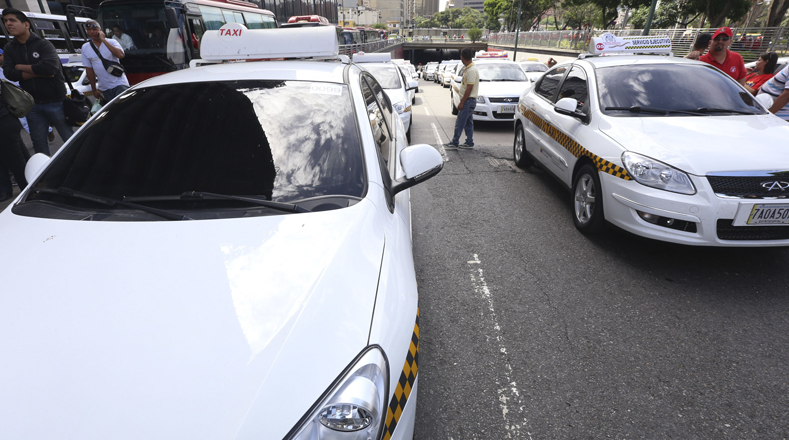 Taxistas de toda Venezuela marcharon a favor del Gobierno.