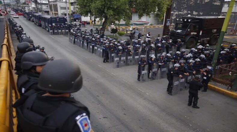 El operativo policial inició desde tempranas horas de la mañana de este viernes en México, por lo que algunos uniformados amanecieron en las calles.