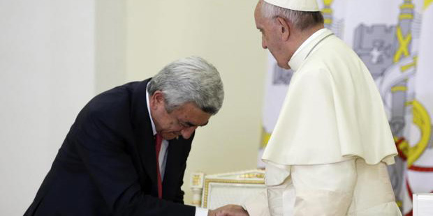 El papa Francisco estuvo acompañado por el presidente de Armenia, Serge Sarkisian.