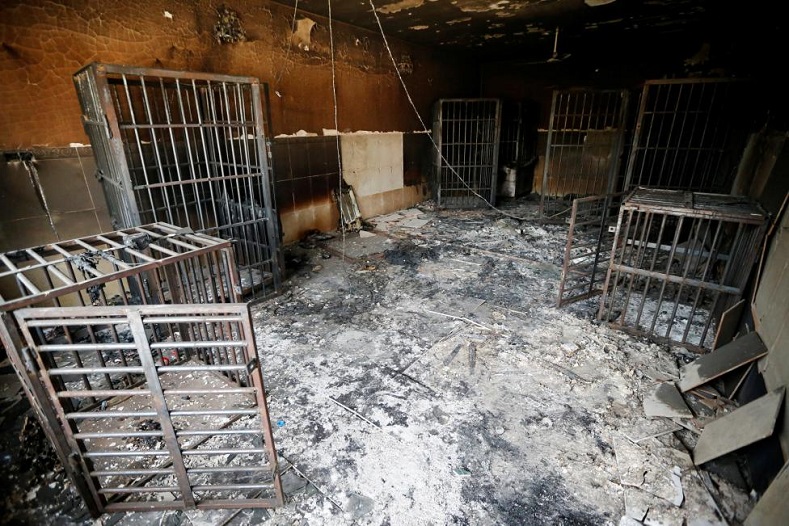 Las jaulas que el Daesh utilizaba para sus enemigos.