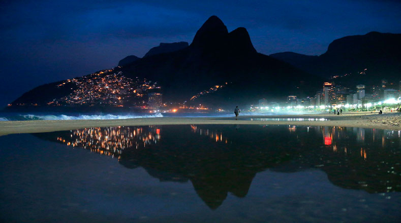 La playa de Ipanema es una de las más famosas de Río de Janeiro, Brasil.