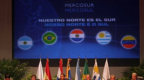 Los parlamentarios del bloque regional del Mercado Común de Sur (Mercosur) Ricardo Canese, de Paraguay, y Ernesto Agazzi, de Uruguay, manifestaron su rechazo al cerco que la derecha continental pretende aplicar a Venezuela.