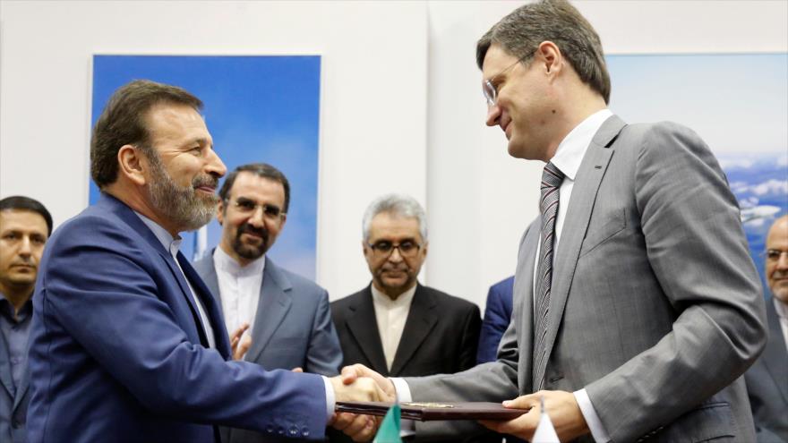 El ministro de Tecnología de la Información y Comunicaciones de Irán y copresidente de la comisión intergubernamental ruso-iraní ha firmado 13 nuevos acuerdos con Rusia para el desarrollo del libre comercio.