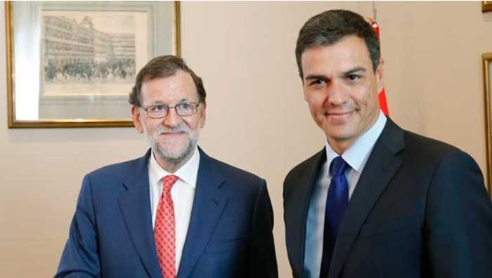 Mariano Rajoy y Pedro Sánchez, durante su encuentro en el Congreso.