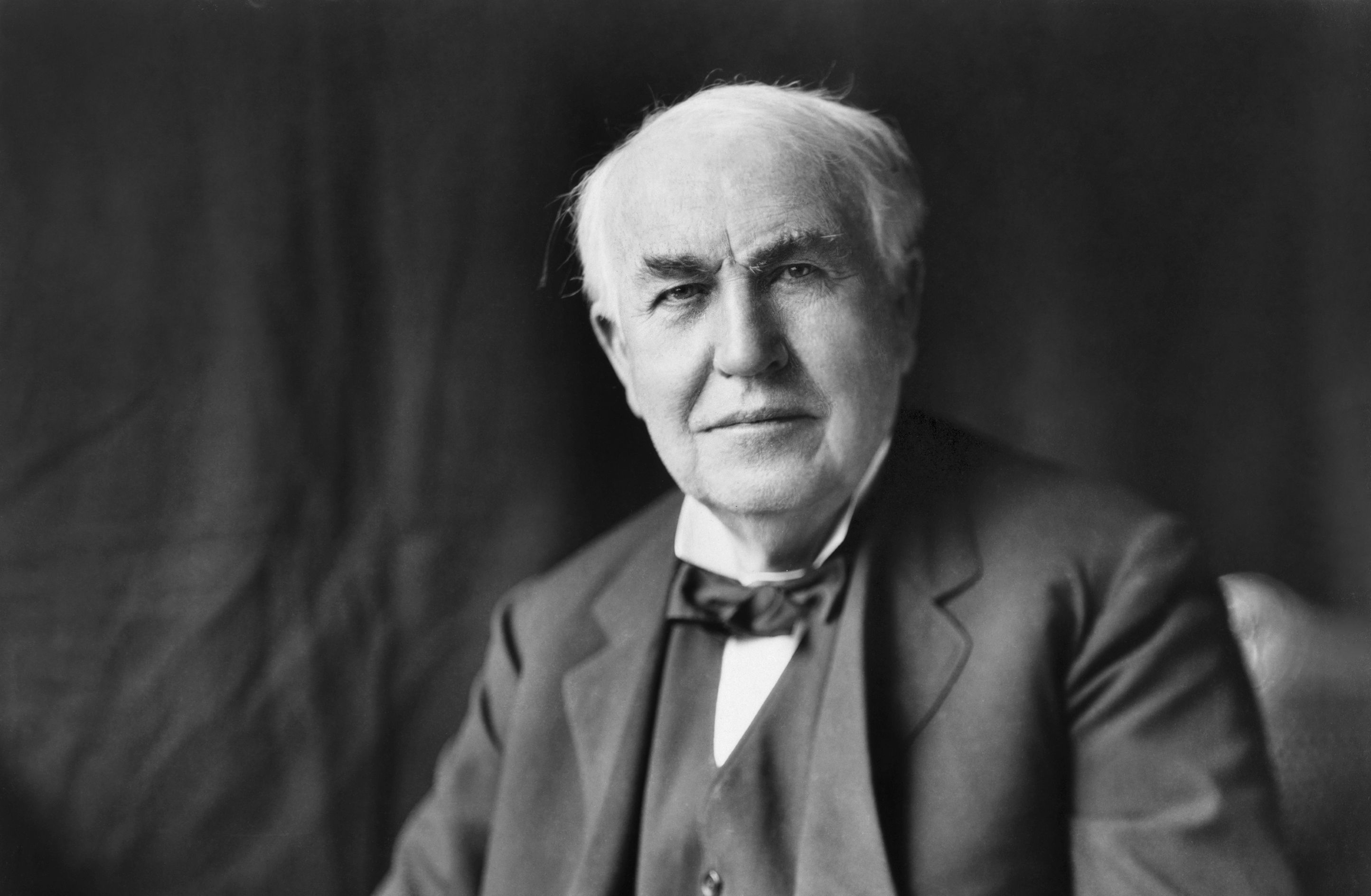 El científico e inventor americano Thomas Alva Edison fue uno de los que más contribuyó a cambiar la vida del hombre moderno con sus artefactos.