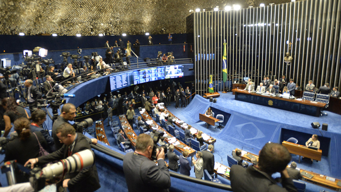 El senado decidió destituir a Rousseff.