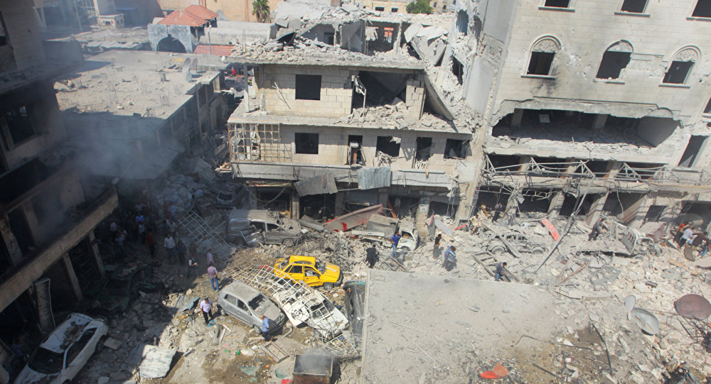 Testigos reportaron derrumbes de edificios en la zona de mercado donde ocurrió el bombardeo.