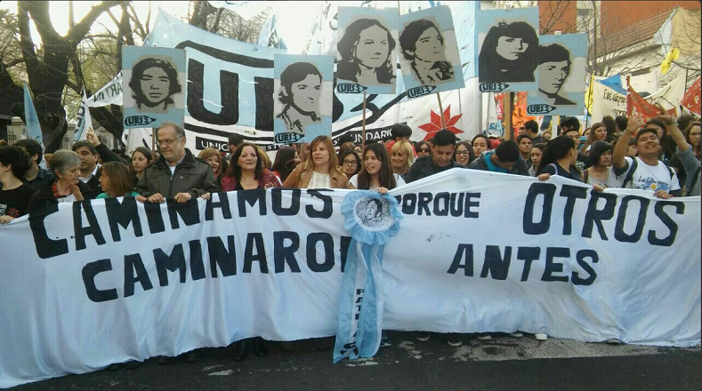 A 40 años de la desaparición de los adolescentes, cientos de estudiantes marcharon en Argentina.
