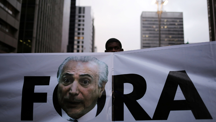 El líder de la Confederación de Trabajadores Financieros anunció que los tres bancos privados más importantes de Sao Paulo están clausurados.