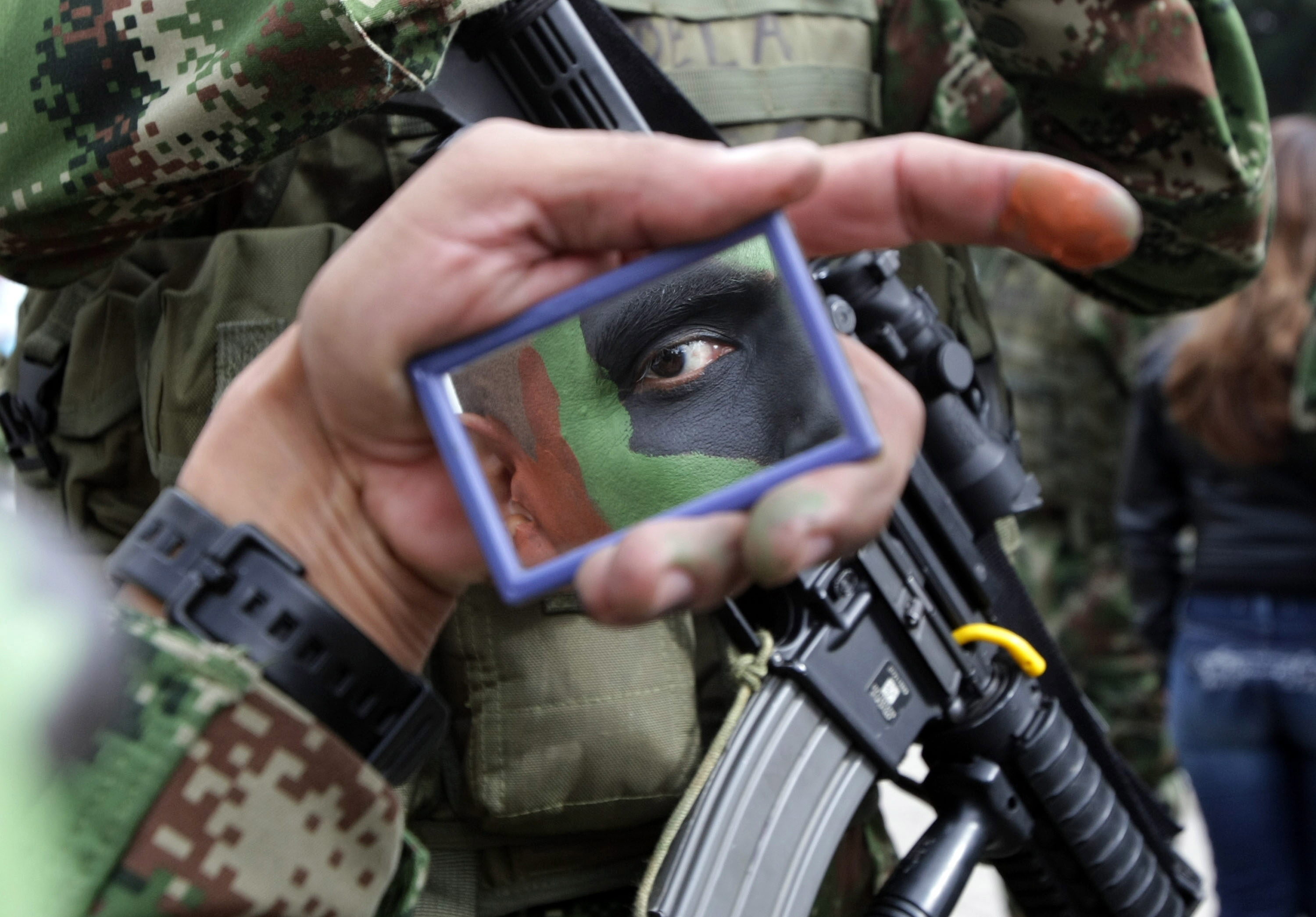 El papel de los militares en el conflicto colombiano | Noticias | teleSUR