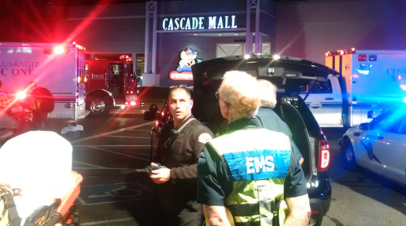 El centro comercial Cascade Mall fue evacuado por la policía.