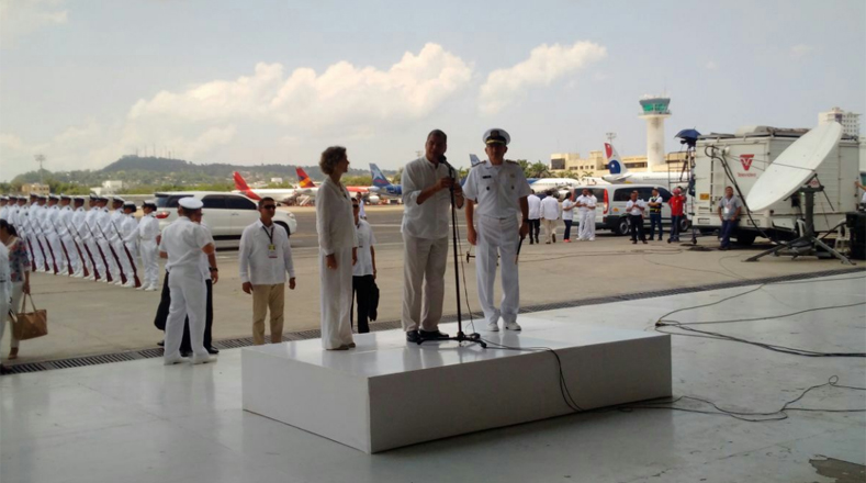El presidente Rafael Correa a su llegada a Cartagena-Colombia para la firma del acuerdo de paz. 