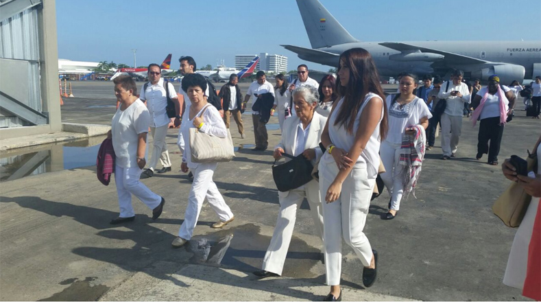 Las víctimas del conflicto arribaron la mañana de este lunes a la ciudad de Cartagena. Doña Emperatriz de Guevara en la fotografía.