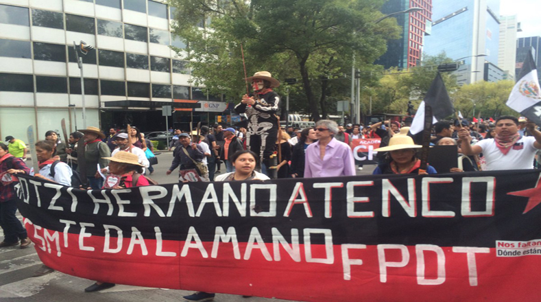 Diversas organizaciones sociales se movilizaron hacia el Zócalo de Ciudad de México.