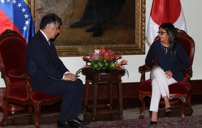El embajador de Japón en Venezuela entregó a la canciller el documento que contiene la Copia de Estilo.