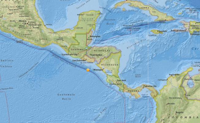 El terremoto se sintió en Centroamérica, que también se ve amenazada por el huracán Otto.