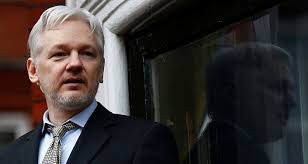El Gobierno ecuatoriano otorgó a Assange en su embajada ante el Reino Unido desde 2012.