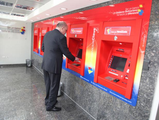 El 75 por ciento de la población venezolana usa servicios electrónicos en sus operaciones bancarias.