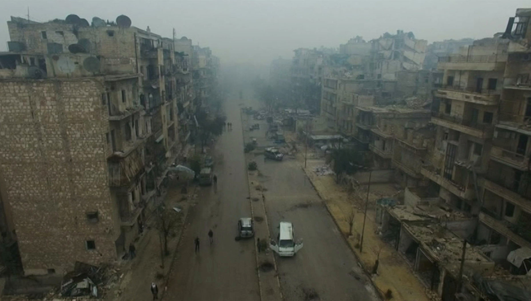 Los ataques aéreos destrozan cada más zonas de Siria.