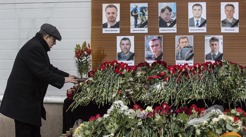 Rusia rinde homenaje a fallecidos en el accidente del Tu-154