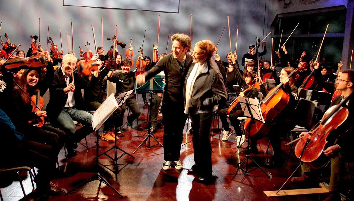 El maestro venezolano compartió con la cantante Julie Andrews.
