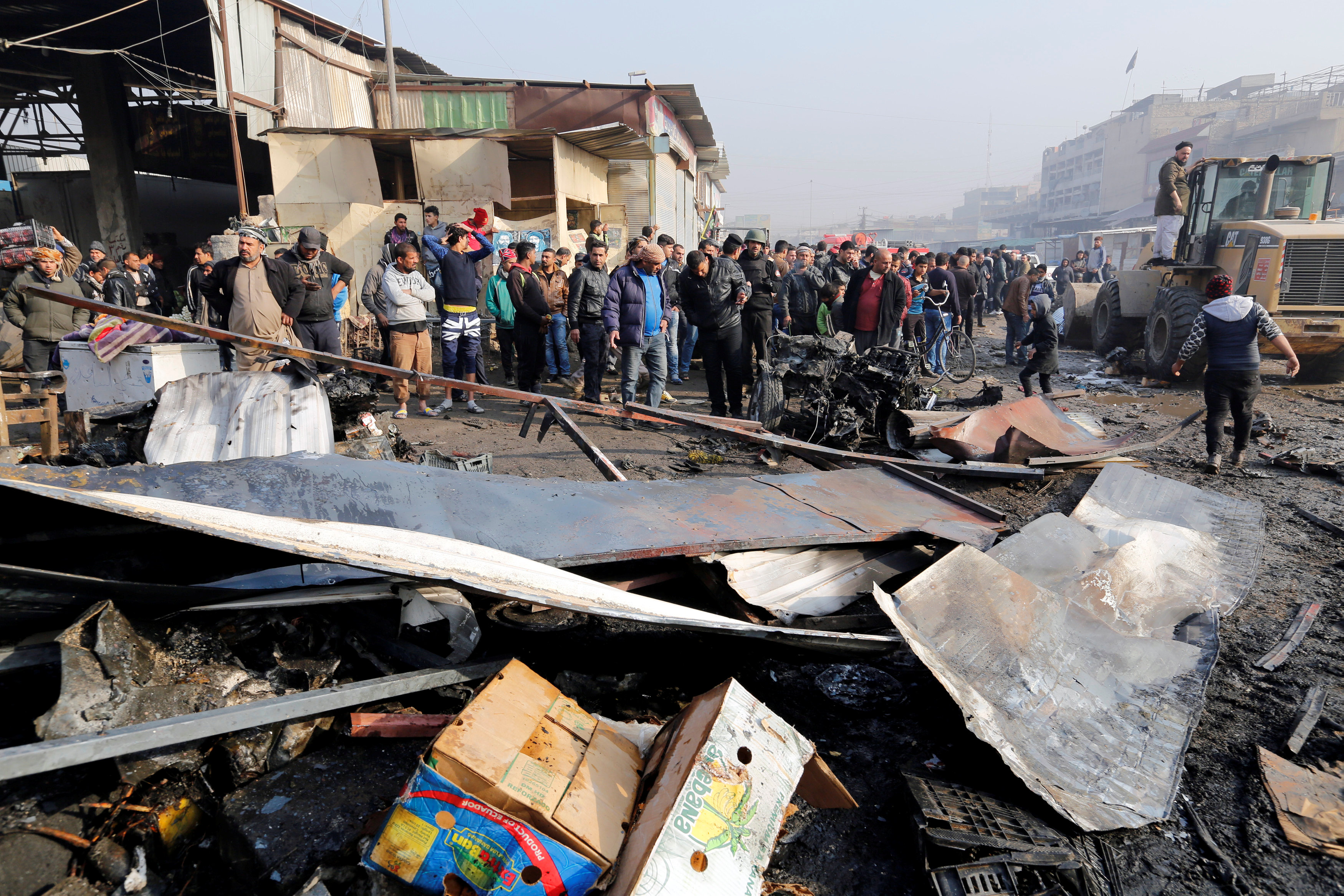 Al menos 12 personas murieron y 50 resultaron heridas este domingo por otro ataque con coche bomba en el este de Bagdad.