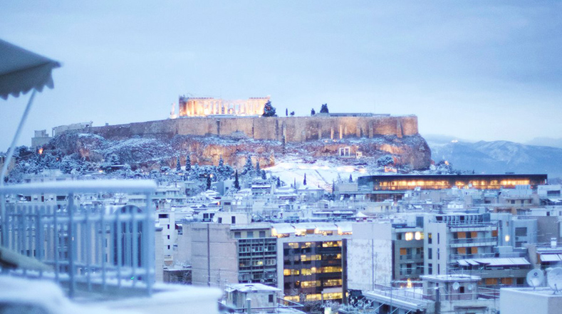 Atenas completamente bajo los efectos de la nieve en este martes 10 de enero,