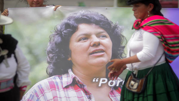 Hondureños aún claman por justicia en el caso de Berta Cáceres.