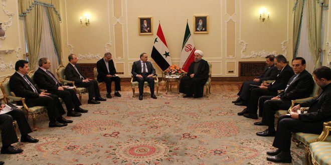 El presidente de Irán, Hassan Rohani, recibió al primer ministro sirio, Imad Khamis.