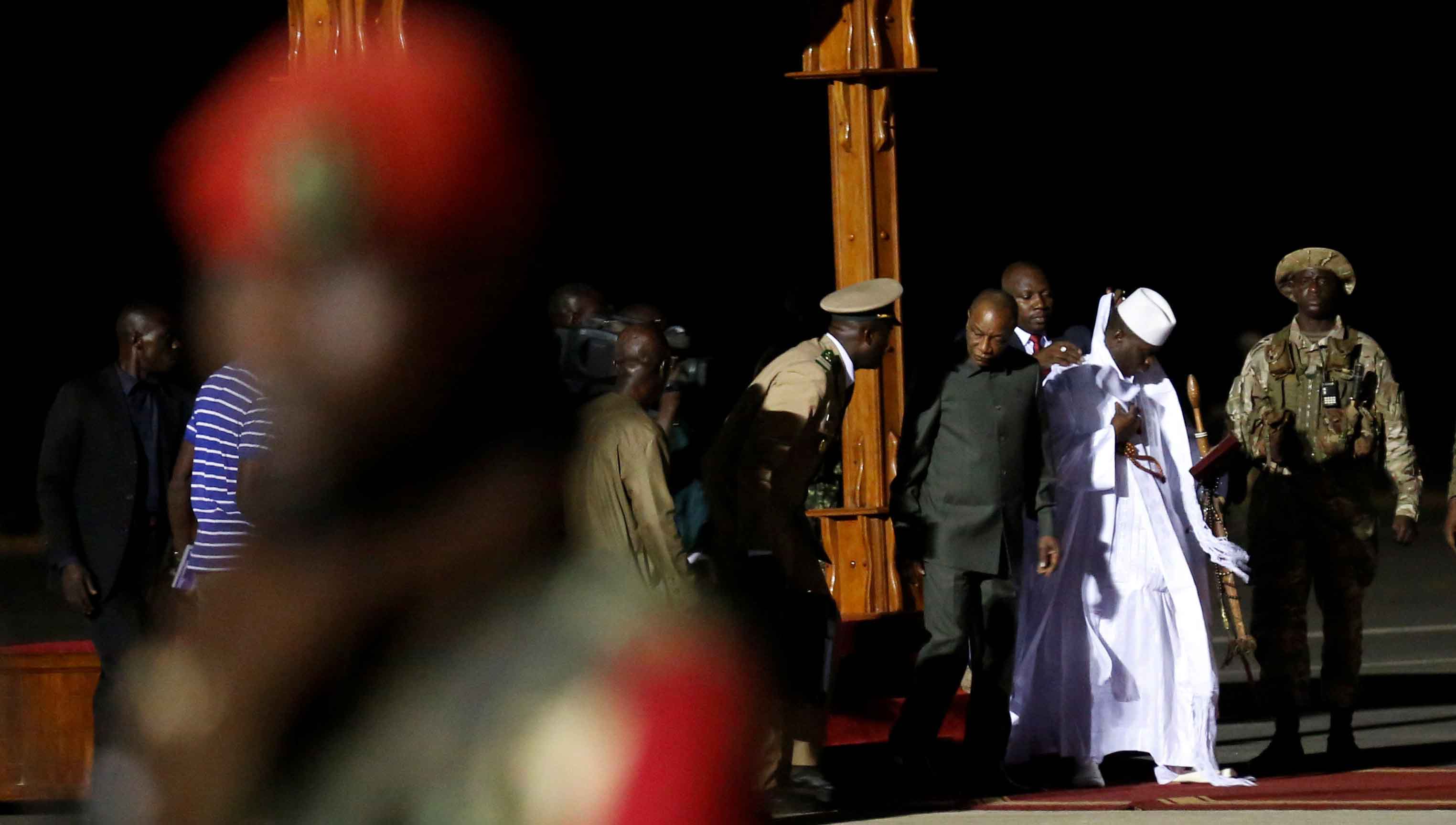 El presidente saliente, Yahya Jammeh, mientras abandonaba Gambia.