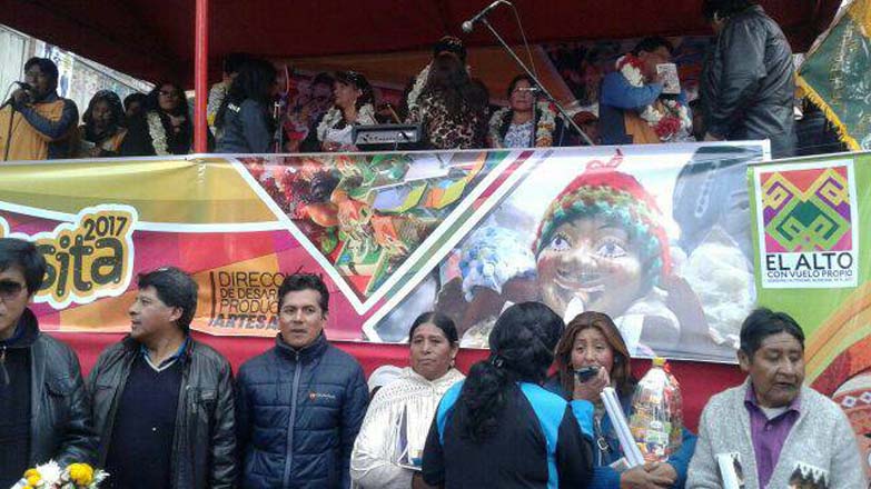 Cada 24 de enero los bolivianos se dan cita en el Cerro Santa Bárbara, aunque la fiesta no es exclusiva de este lugar