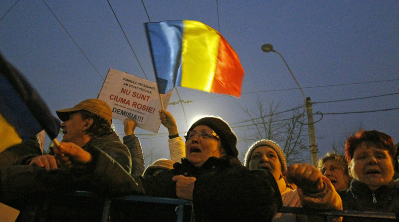Los rumanos llevan siete días protestando por un decreto impulsado por el Gobierno de Rumanía cuyo fin era despenalizar algunos delitos por corrupción.