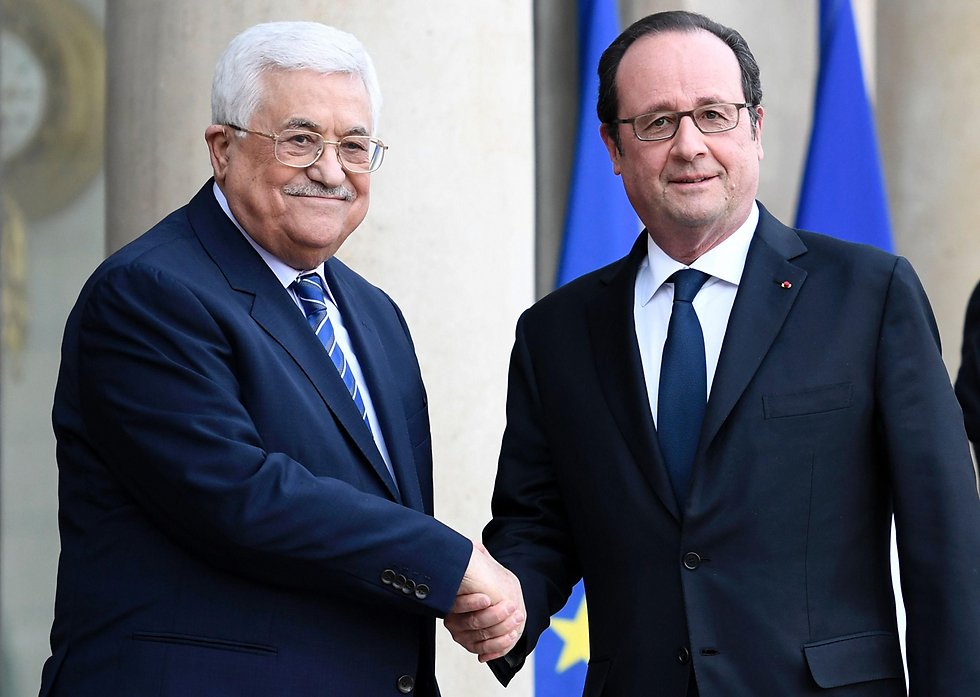 Abas y su par francés Hollande creen que la nueva ley aprobada en Israel para acreditar los asentamientos constituye una amenaza para resolver el conflicto entre Israel y Palestina.