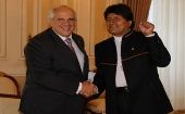 El exsecretario Ernesto Samper (i) declaró que "poderes fácticos" impidieron la victoria de Evo Morales (d) en el referendo de 2016.
