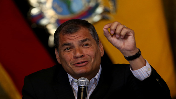 El presidente ecuatoriano Rafael Correa criticó las propuestas de derecha del candidato Guillermo Lasso, asegurando que busca 