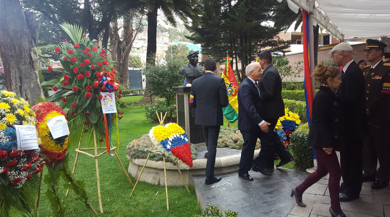El Movimiento boliviano de Amistad con Venezuela y el Comité 90 años de Fidel llevan adelante en la ciudad boliviana de La Paz diversas actividades.