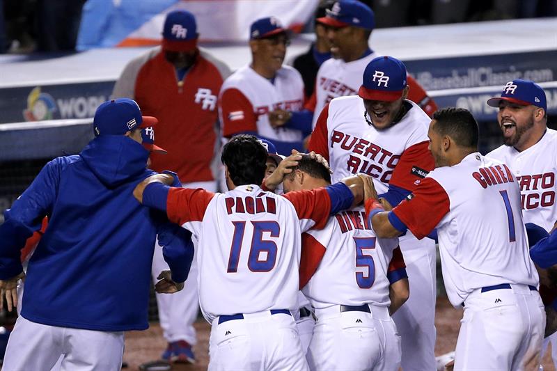 Puerto Rico celebra su primer triunfo en el Clásico Mundial de béisbol