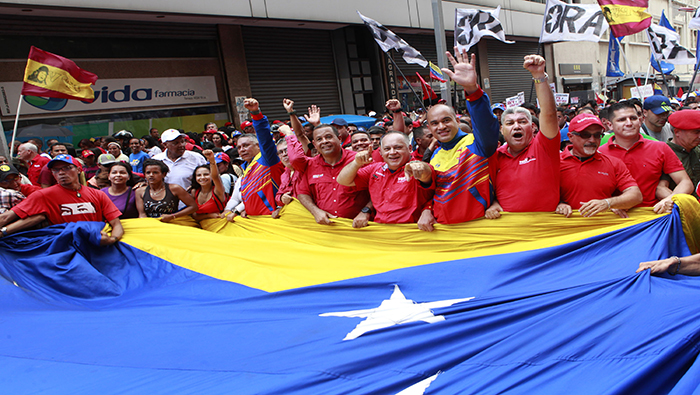 Intervención en Venezuela busca desequilibrar el Gobierno de Nicolás Maduro, dice PC de Chile.
