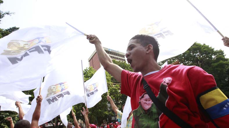 Estudiantes, trabajadores y mujeres  se movilizaron para exigir respeto a la paz.