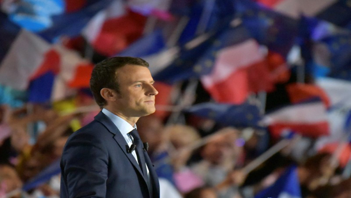 El líder del partido En Marcha, Emmanuel Macron consolidó su candidatura luego del debate presidencial de este martes.