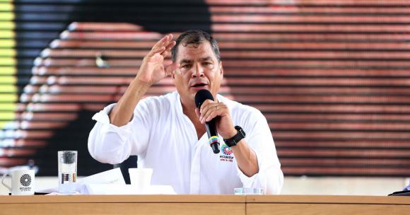 Correa lamenta que la derecha no acepte la derrota y busque crear planes que generen caos.