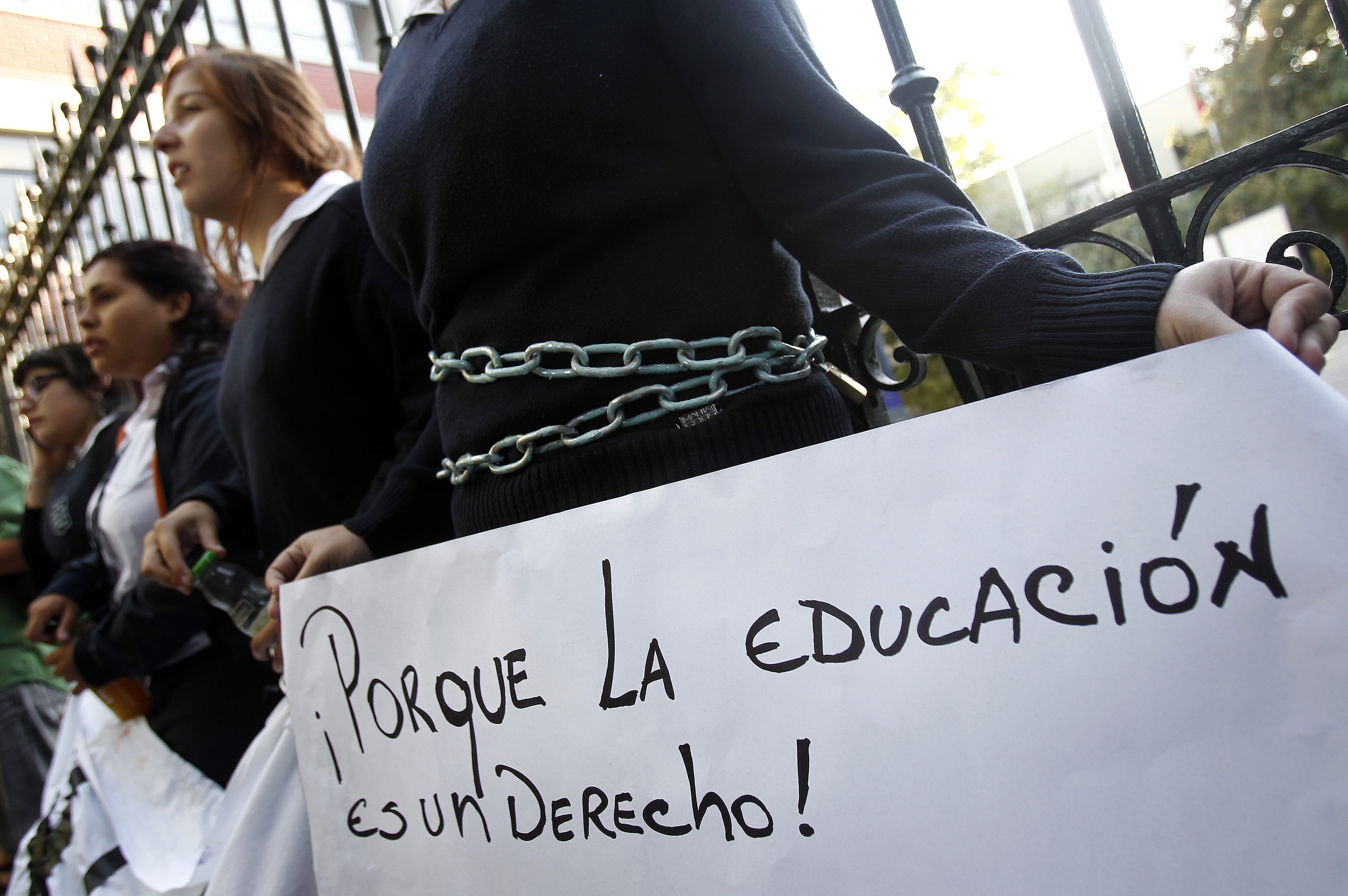 Estudiantes chilenos siguen exigiendo cambios profundos en el sistema educativo.